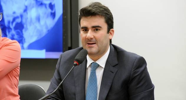 Aprovada pela Câmara, indicação conjunta que sugere homenagem ao falecido frutalense Caio Nárcio   