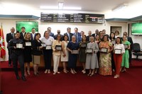 Câmara de Frutal entrega homenagens pelo Dia Internacional da Mulher