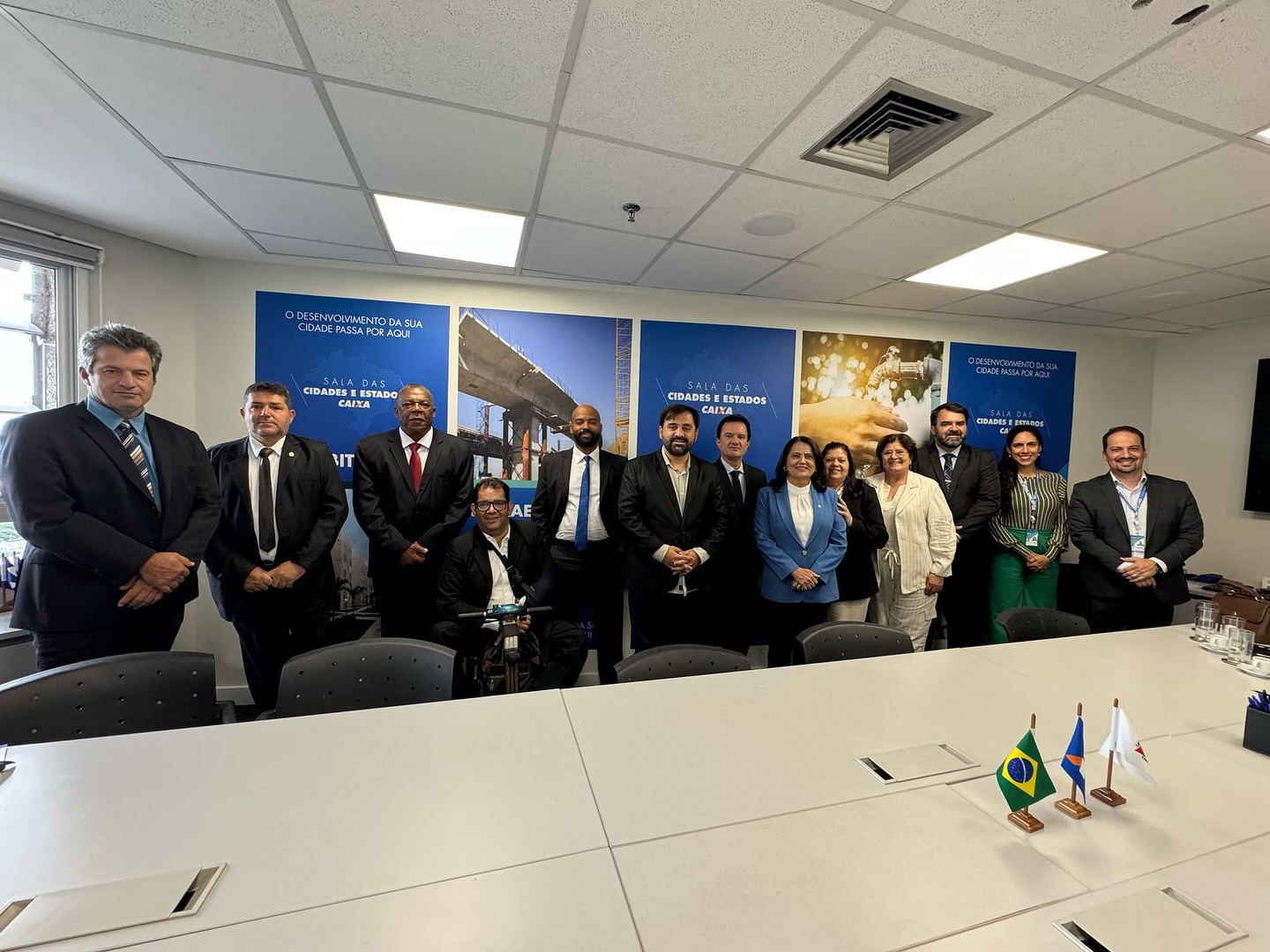 Em Brasília, prefeito e vereadores conseguem solucionar situação de casas populares abandonadas em Frutal
