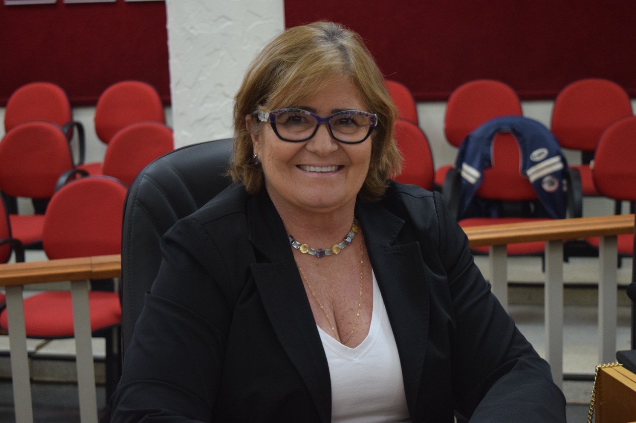 𝗠𝗮𝗶́𝘇𝗮 𝗰𝗼𝗯𝗿𝗮 𝘁𝗿𝗼𝗰𝗮 𝗱𝗲 𝗯𝗮𝗻𝗰𝗼 𝗾𝘂𝗲𝗯𝗿𝗮𝗱𝗼 𝗻𝗮 𝗣𝗿𝗮𝗰̧𝗮 𝗱𝗮 𝗠𝗮𝘁𝗿𝗶𝘇