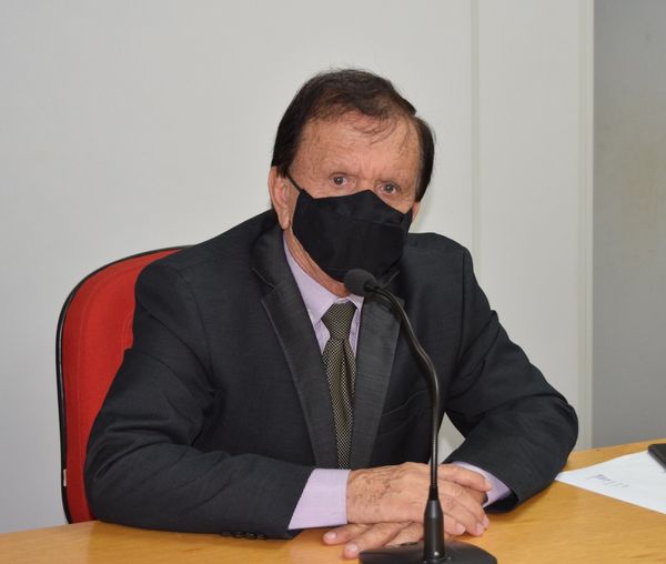 Vereador Zizi defende que Prefeitura cumpra o Código de Posturas em relação a terrenos baldios em Frutal