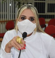 Vereadora Juliene Sabino sugere criação de projeto para dar assistência à idosos em Frutal