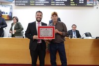 Servidor público é homenageado por 28 anos de dedicação à Prefeitura de Frutal