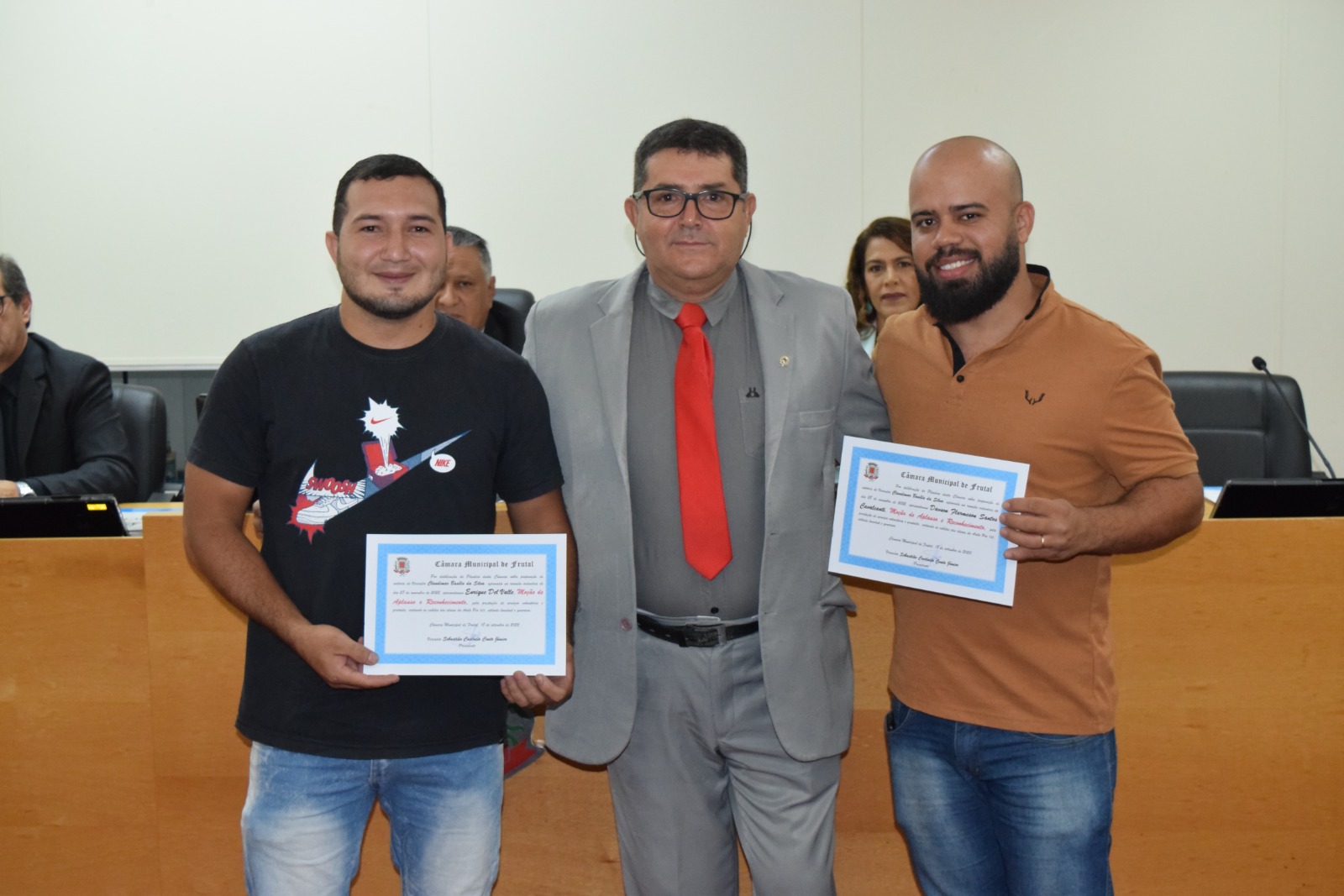 Vereador Rapinha presta homenagem para cabeleireiros voluntários do Asilo Pio XII